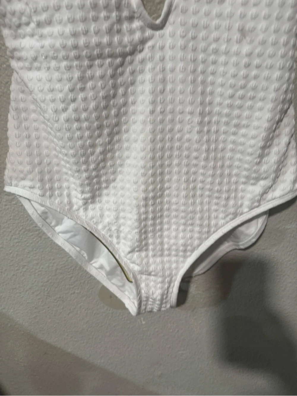 LA BLANCA Women's White Textured Belted Plunging One-Piece Swimsuit Size 14